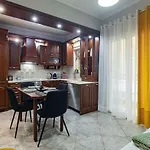 Arthaus Gallery Apartman *