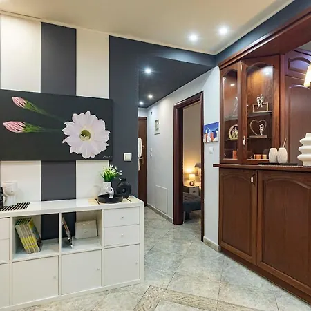 Arthaus Gallery *
